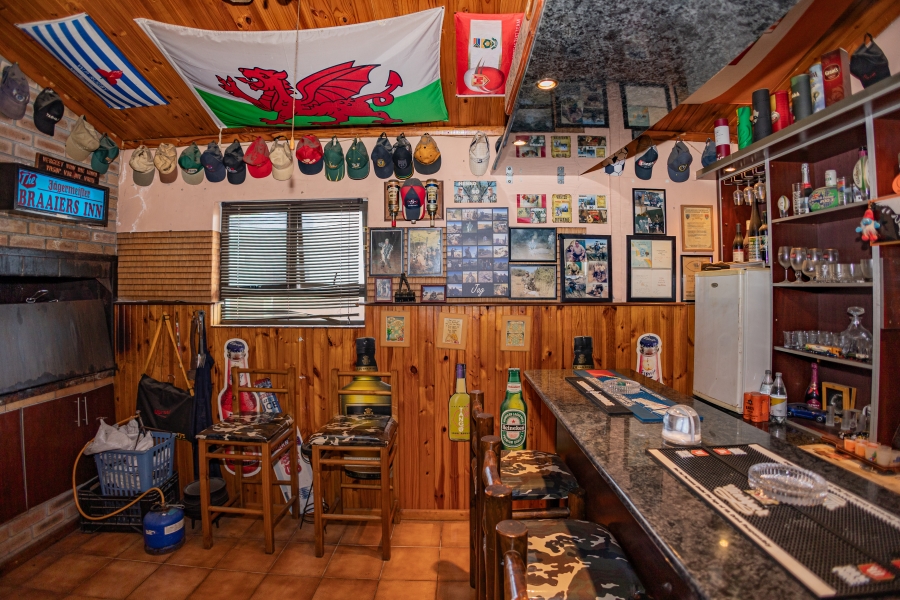 5 Bedroom Property for Sale in Peerless Park Western Cape